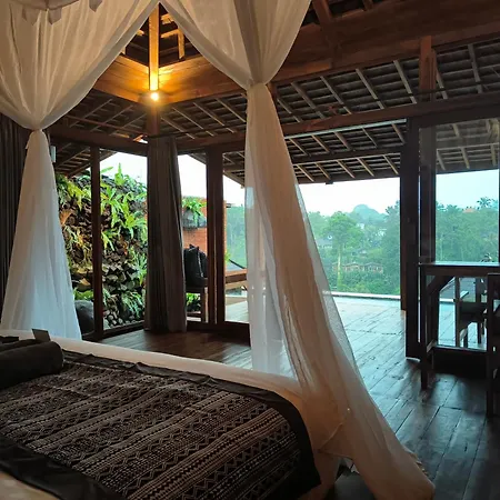 Joglo Organik Guesthouse